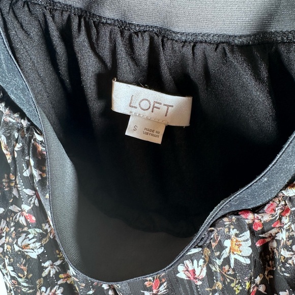 LOFT Women’s Black Floral Midi Skirt Velvet Waistband Size Small - Picture 9 of 10